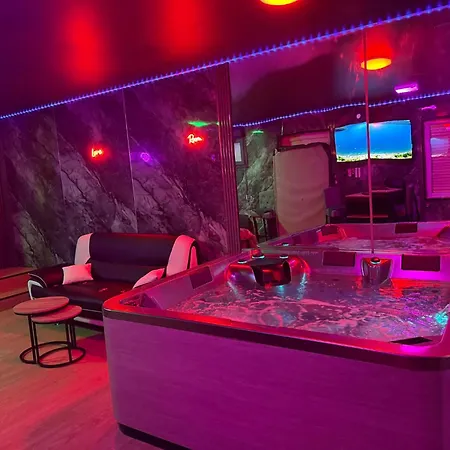 Timebasishotel And *