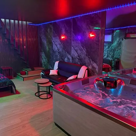 And 情趣酒店 *