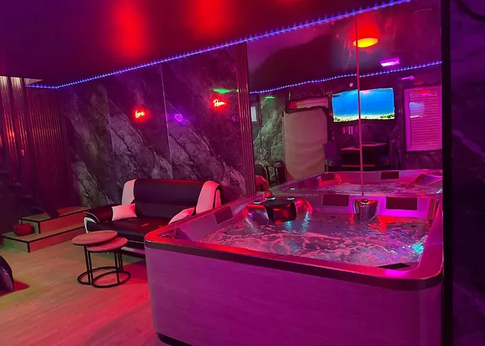 Timebasishotel And *