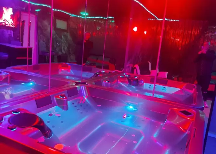 And Yetişkin Oteli *